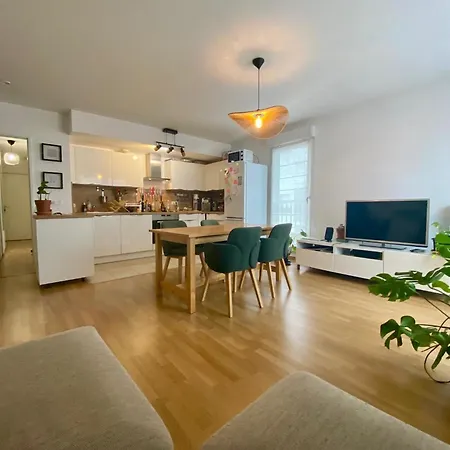 Apartment Spacieux Et Lumineux De 67 M2, 2 Balcons
